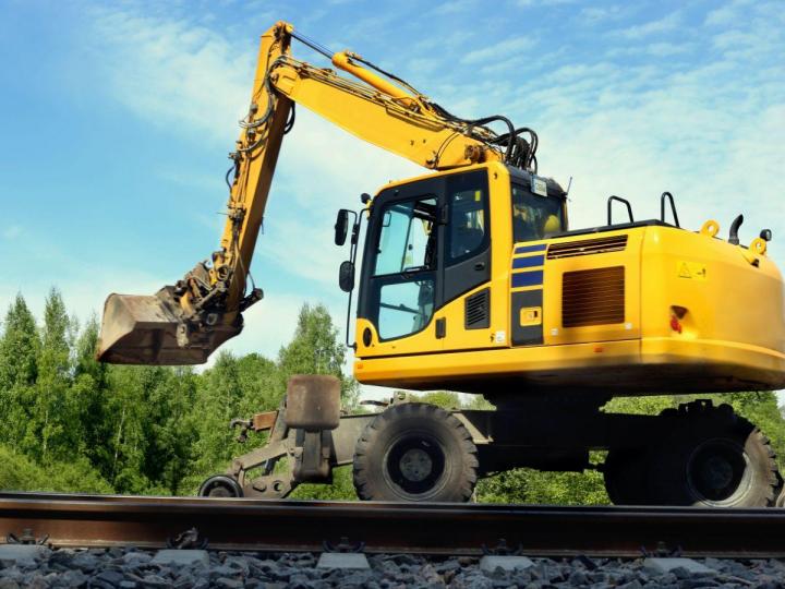 Nous mettons en location des engins TP bien entretenus avec chauffeurs.